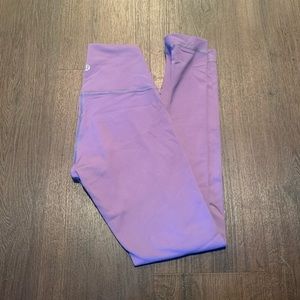 Lululemon Wunder Under leggings!
